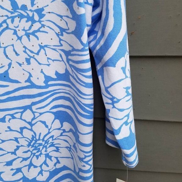 NWT Rebecca Malone Blue/White Floral Pop Over Light Sweater Size Small - Picture 6 of 7